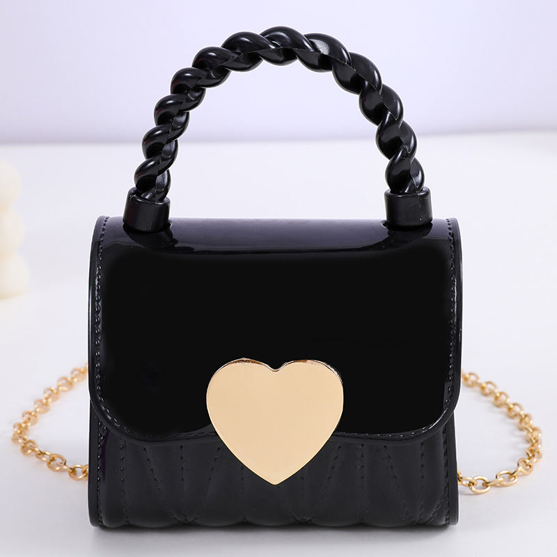 BOUTIQUE PREORDER: The Kinsley Heart Purse 1.6.25