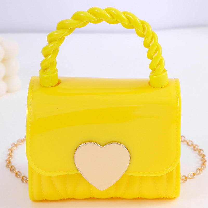 BOUTIQUE PREORDER: The Kinsley Heart Purse 1.6.25