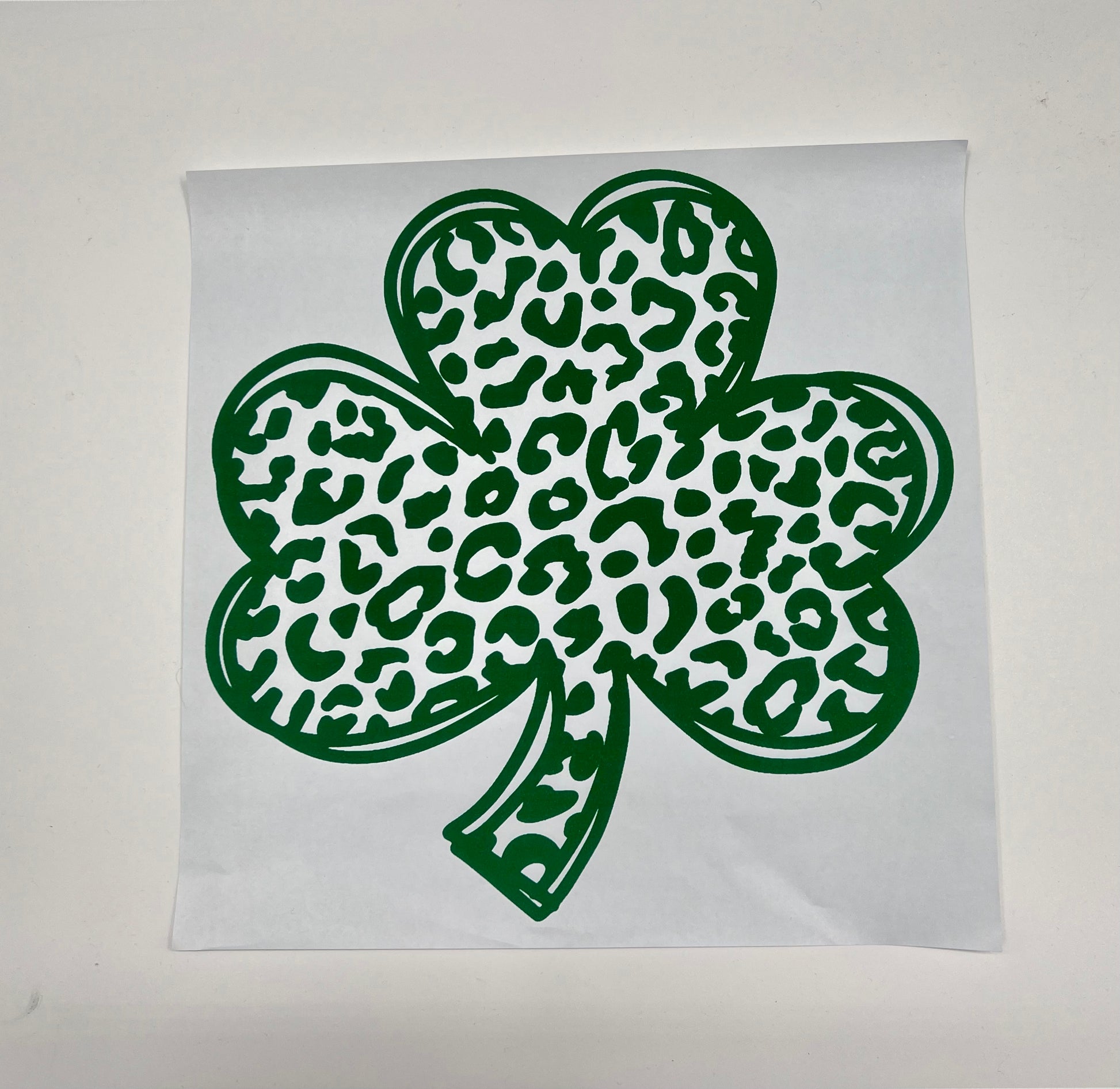 SHAMROCKS PUFFY PAINTING + FREE PRINTABLE